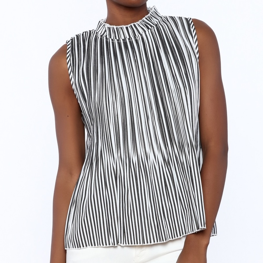 HYFVE Hype Women’s Sleeveless Striped Plisse Mock Neck Blouse Top S Black White